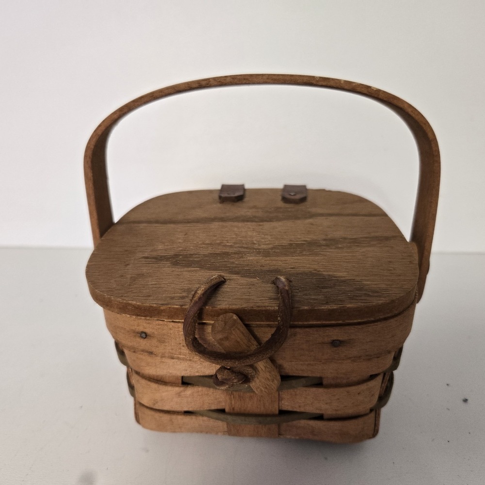 Vintage Longaberger 1990 Small Basket‎ W/ Attached Leather Strap Toggle Lid